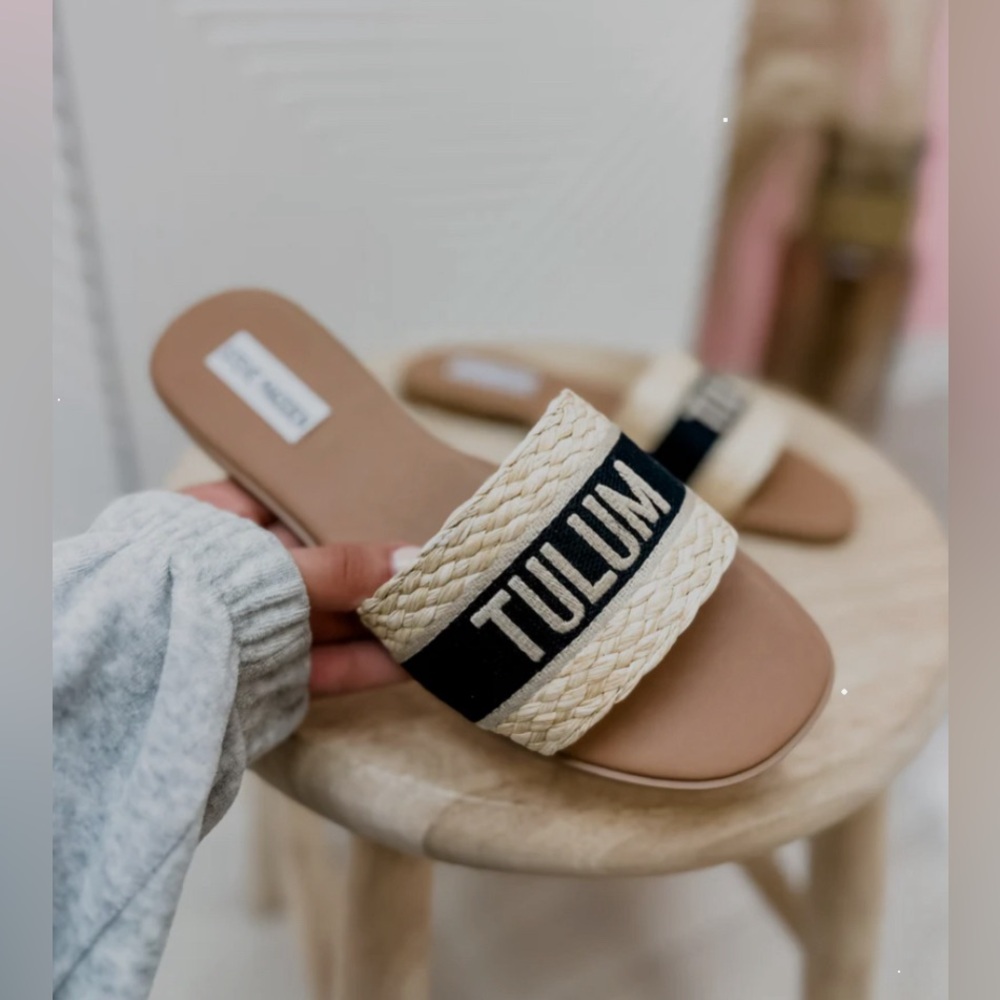 Steve Madden Raffia sandals